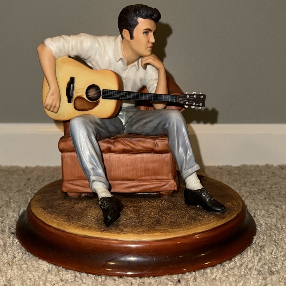 Elvis Presley Franklin Mint “Love Me Tender" Limited Edition Musical Sculpture